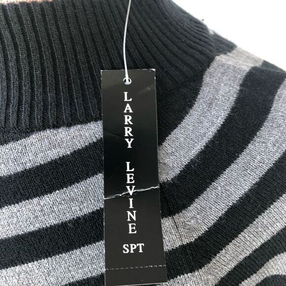 NWT Larry Levine Poncho Style Top Size Medium - Picture 4 of 7